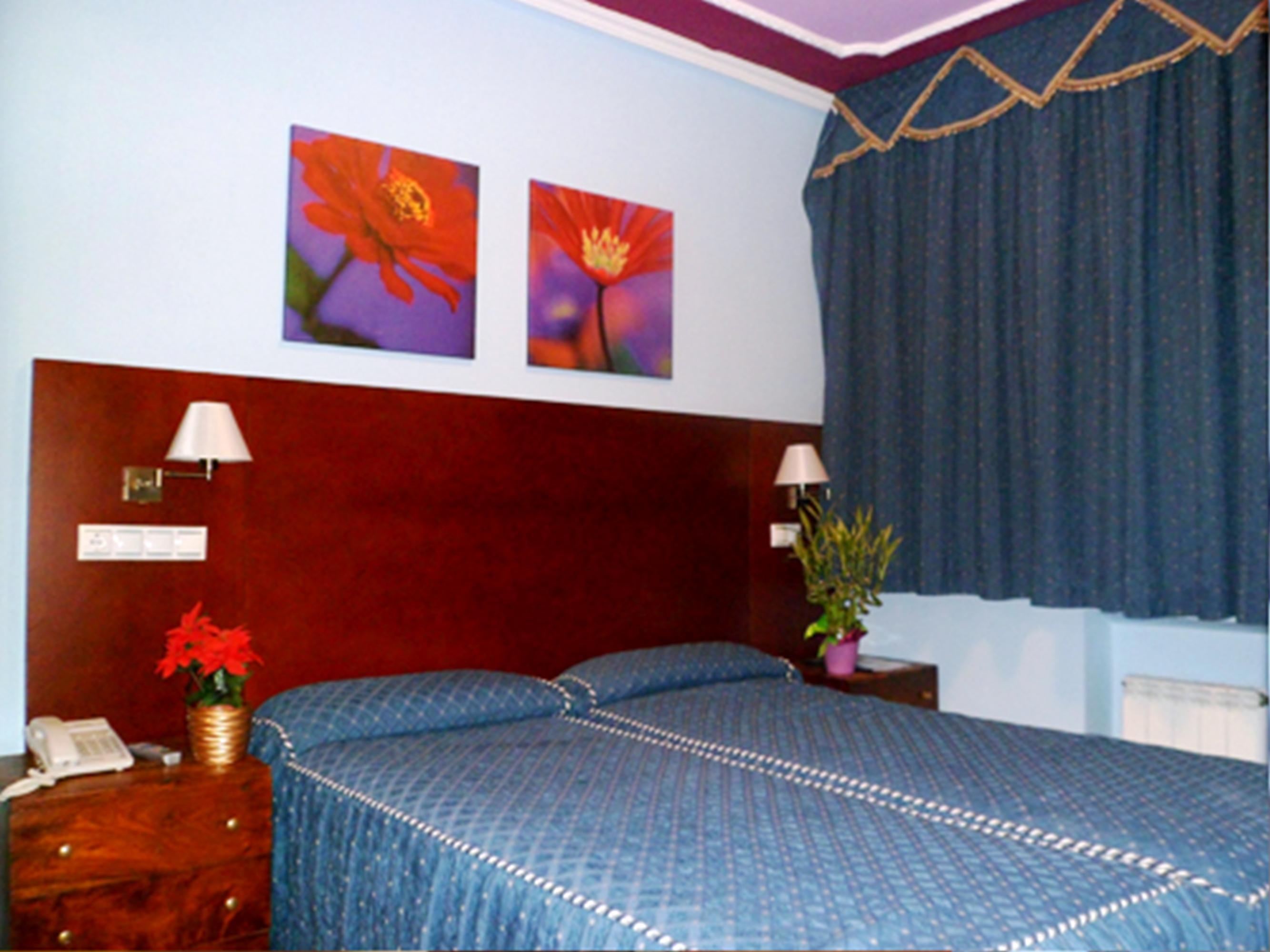 Auto Check In Hotel Las Nieves Jaca Exterior foto