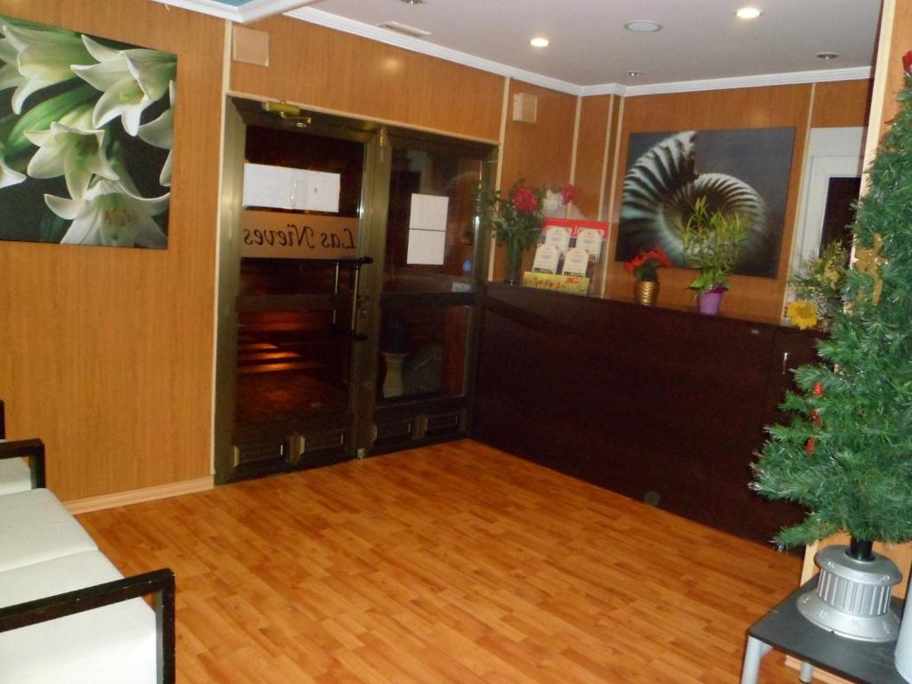 Auto Check In Hotel Las Nieves Jaca Cameră foto